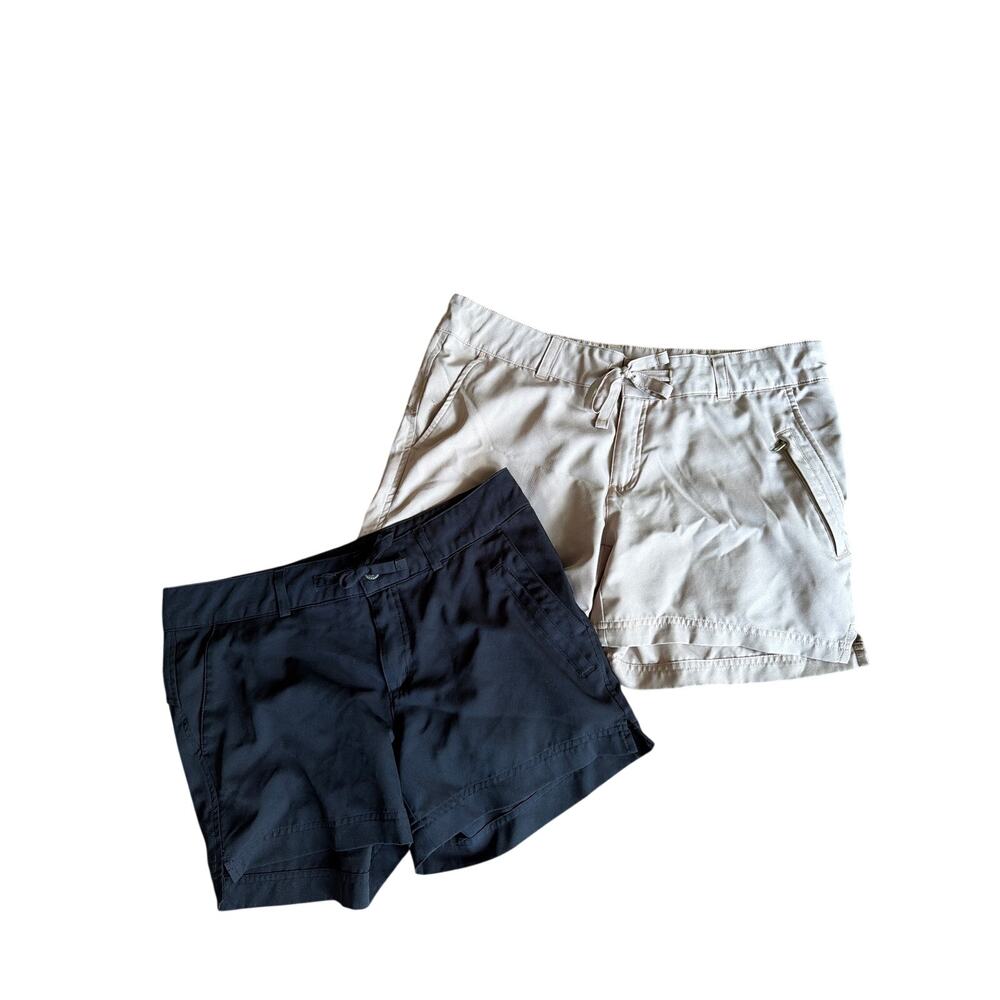 Lot of 2 Women’s Medium Khaki and Black Magellan Outdoors Shorts
